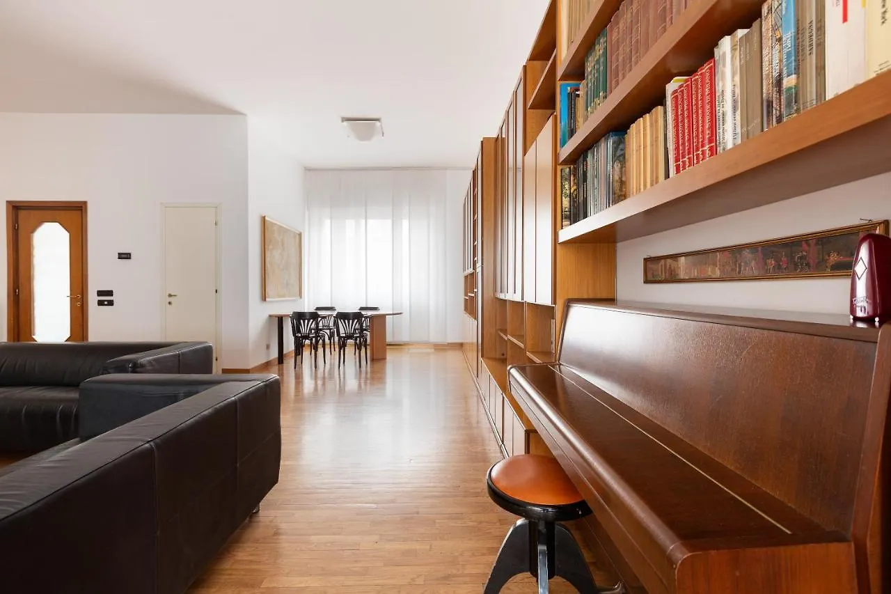 Ca' Stellini - Comoda Casa Indipendente Con Parcheggio Privato Milan 0*,